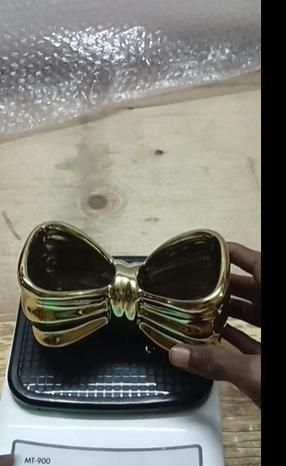 Elegant Bow Shaped Organizer for Makeup Accessories